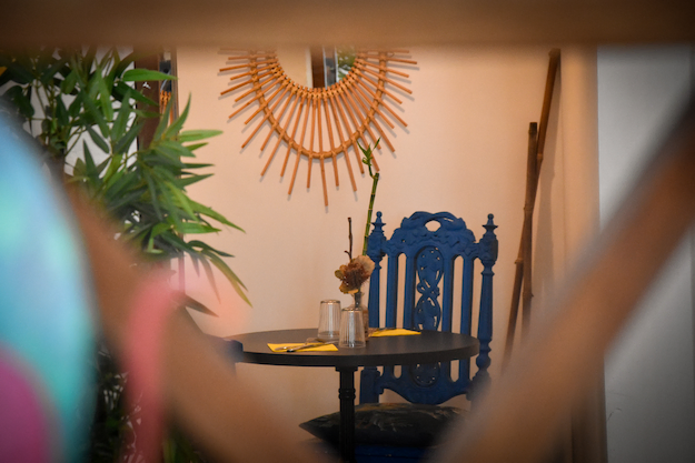 monkey_mood_bordeaux_interior